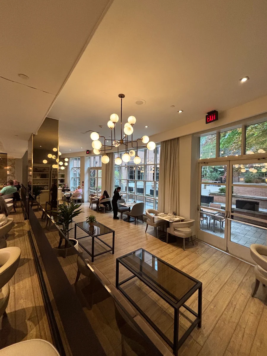 Vibe, Signatures Restaurant