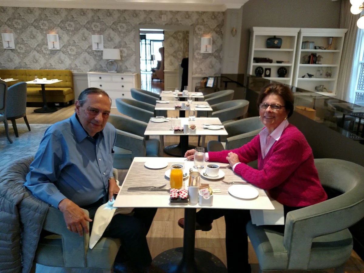 Vibe, Signatures Restaurant