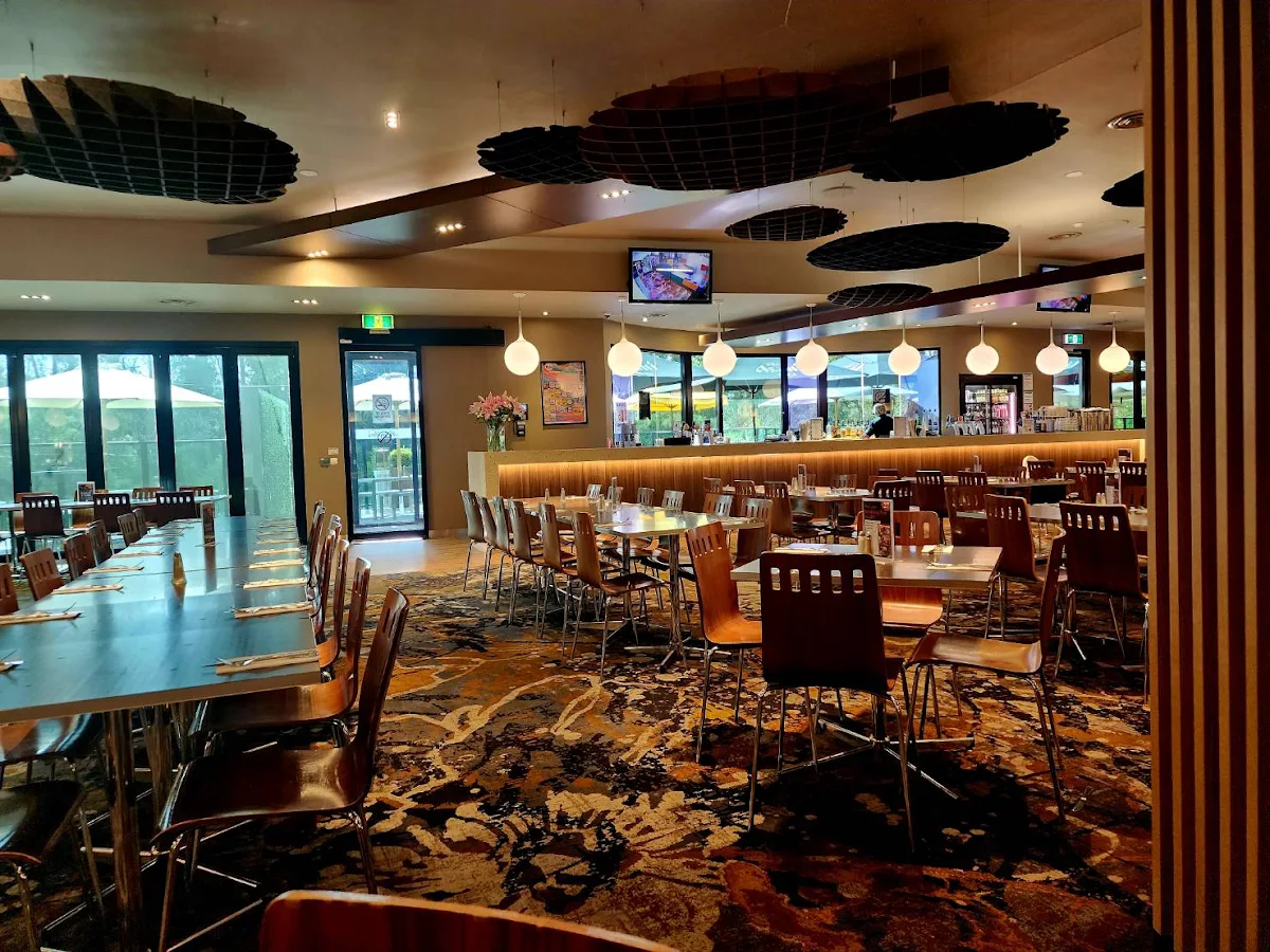 Vibe, Beretta's Langwarrin Hotel