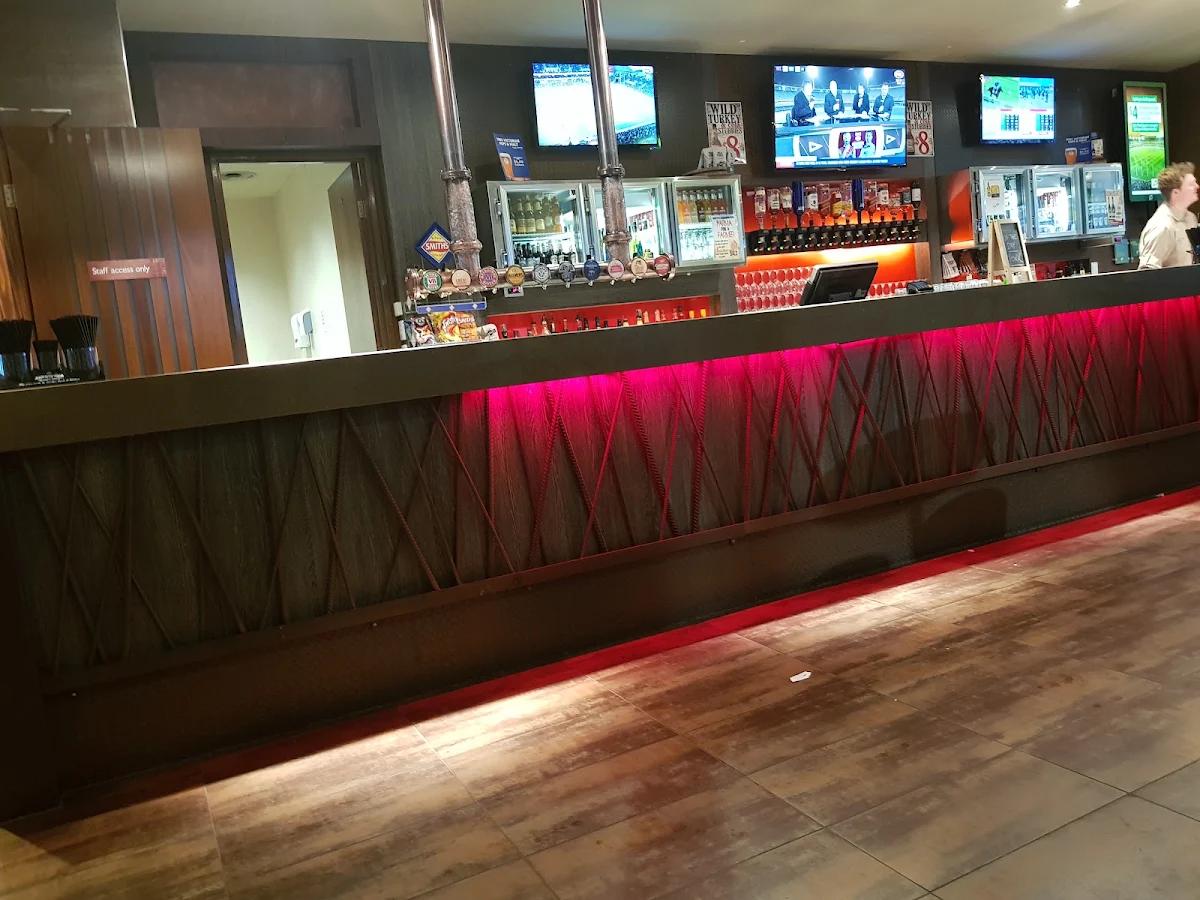 Vibe, Beretta's Langwarrin Hotel