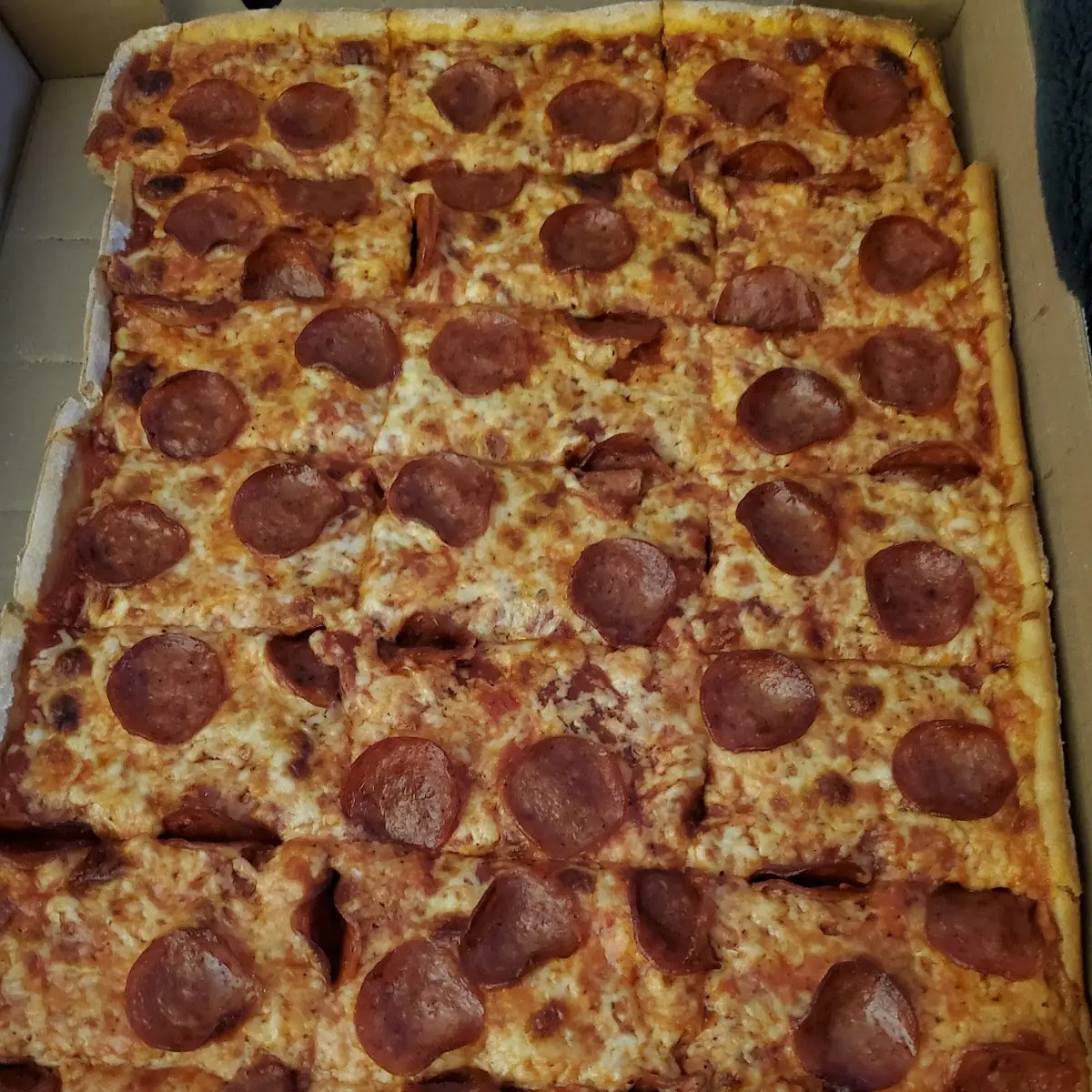 Food & drink, Gus's Pizza