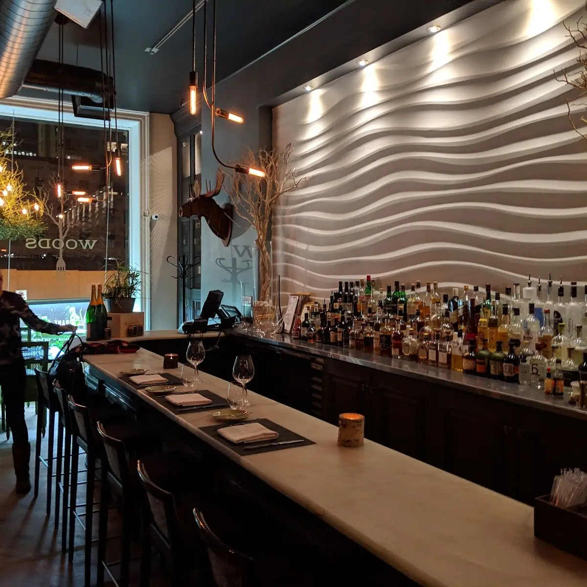 Vibe, Woods Restaurant & Bar