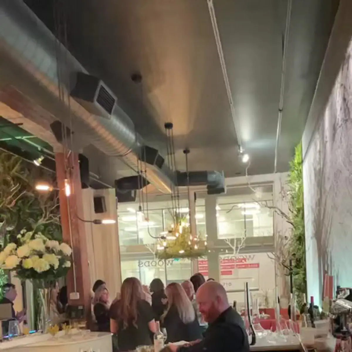 Vibe, Woods Restaurant & Bar