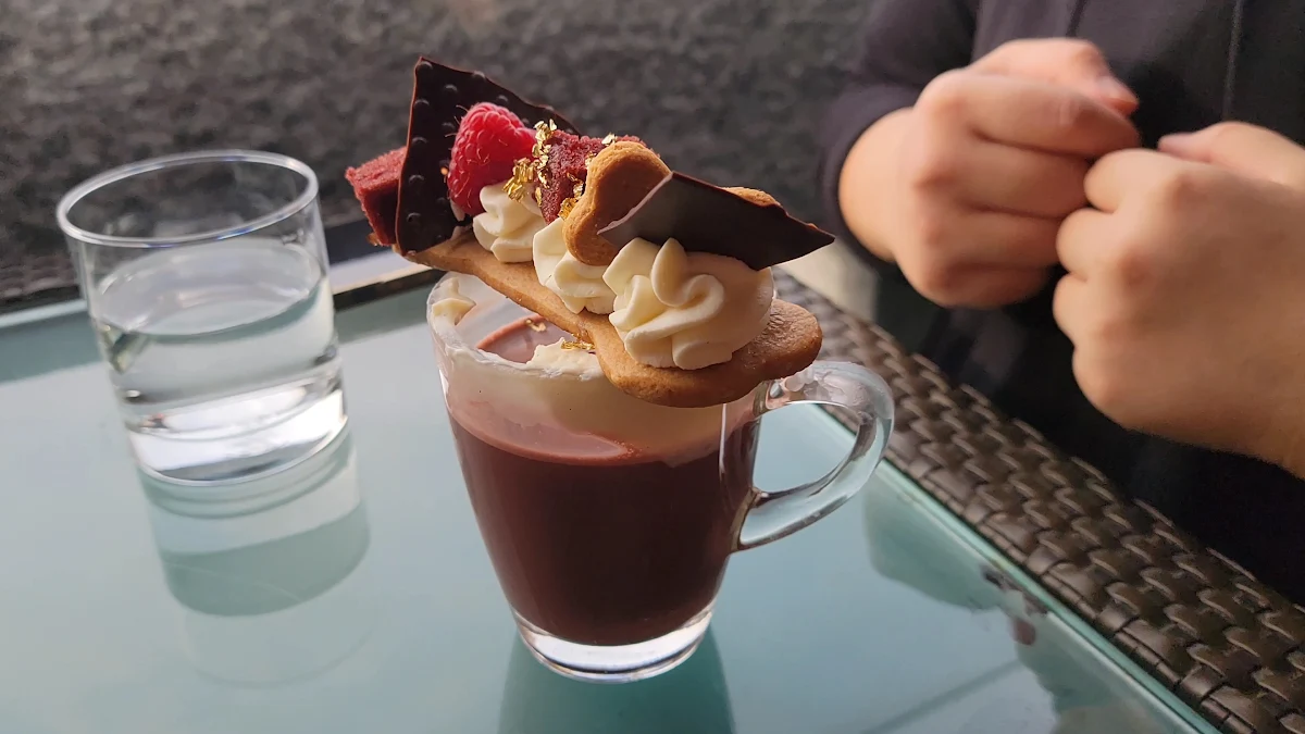 Food & drink, The Veranda