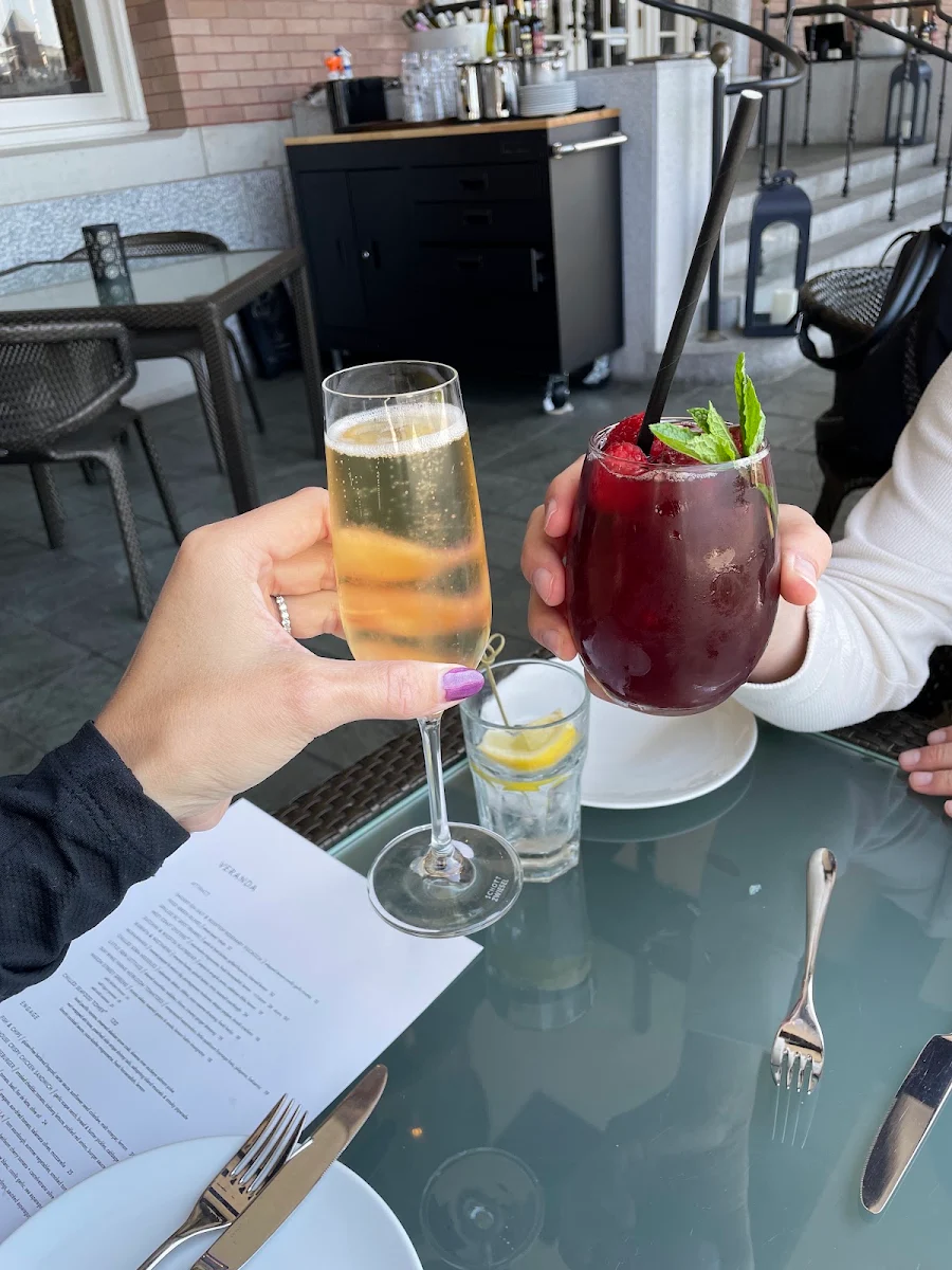 Food & drink, The Veranda