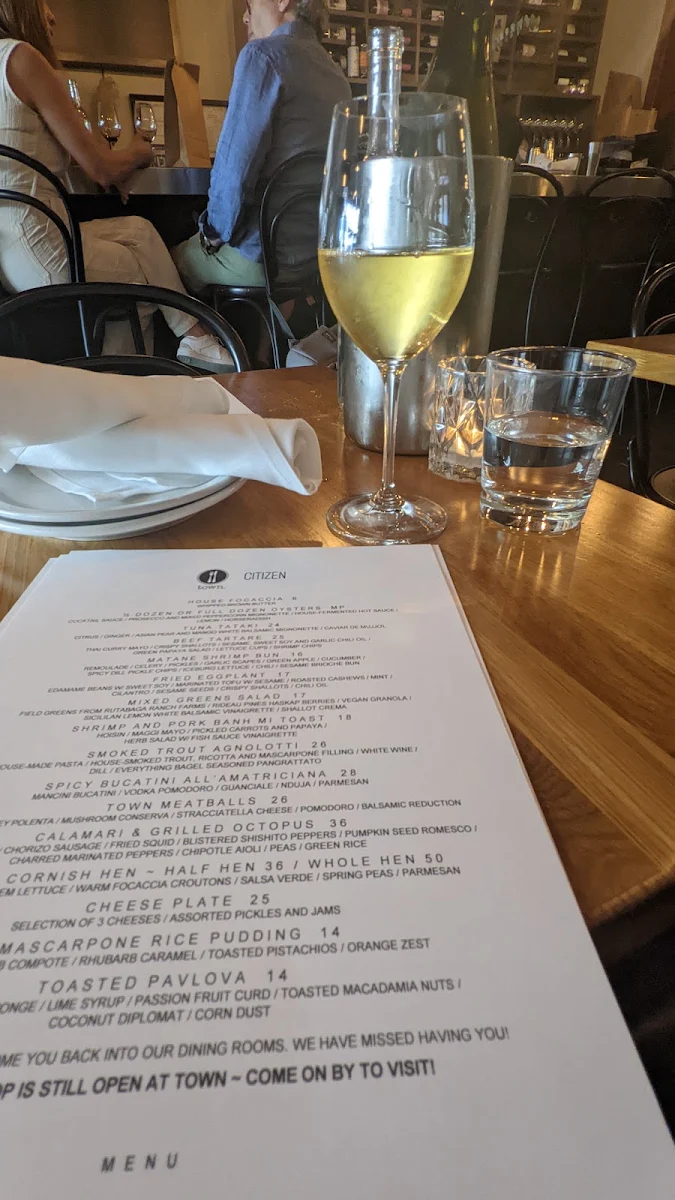 Menu, Town