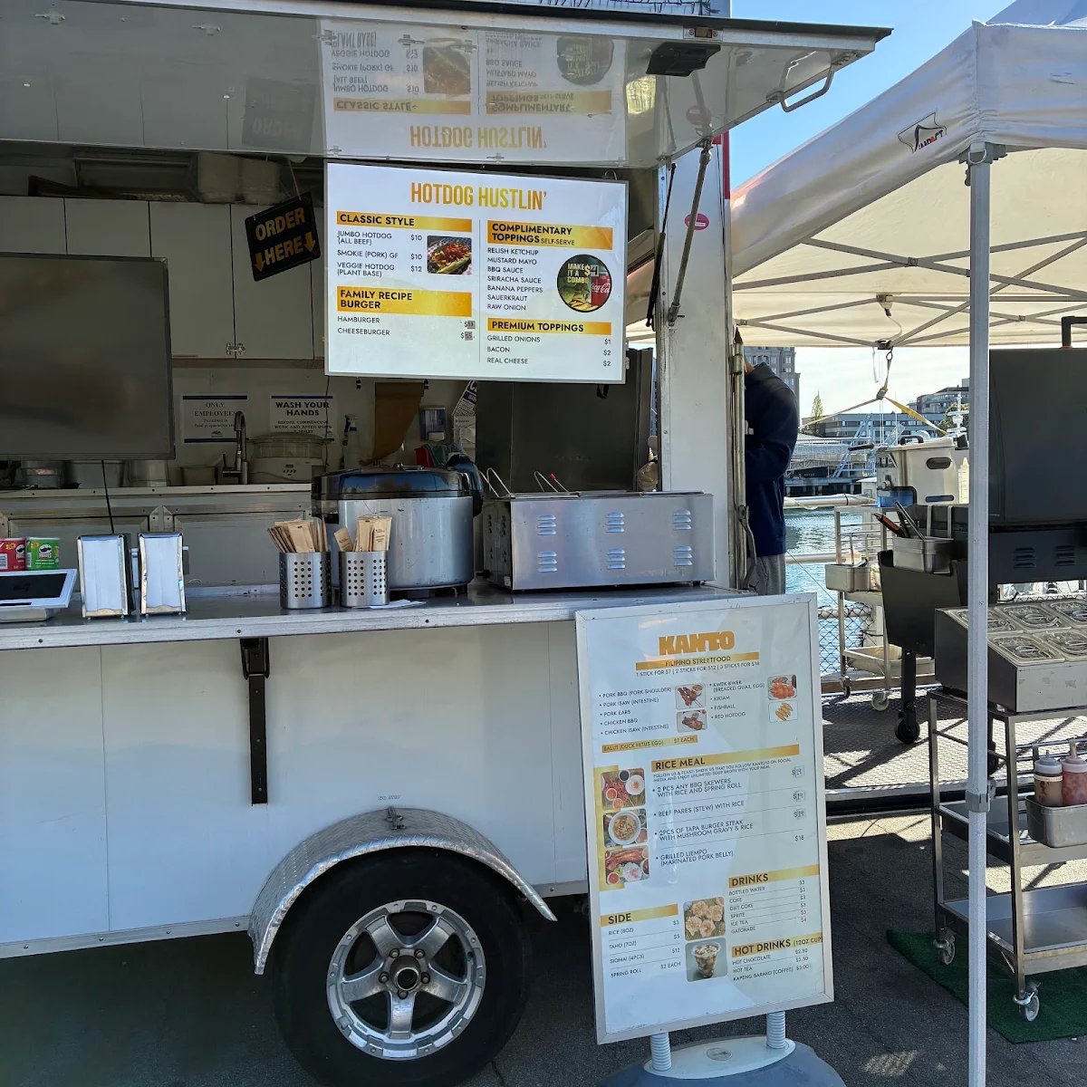 Menu, Hotdog Hustlin'