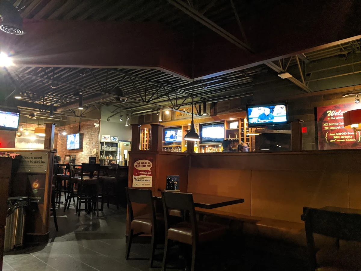 Vibe, MR MIKES SteakhouseCasual