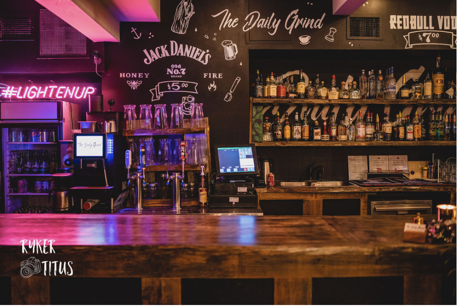 Vibe, The Daily Grind Cafe & Bar