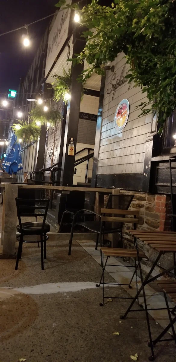 Vibe, The Daily Grind Cafe & Bar