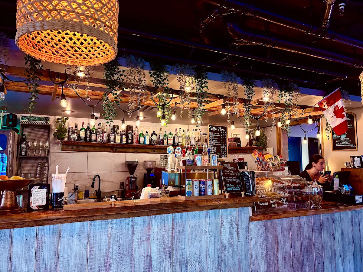 Vibe, The Daily Grind Cafe & Bar