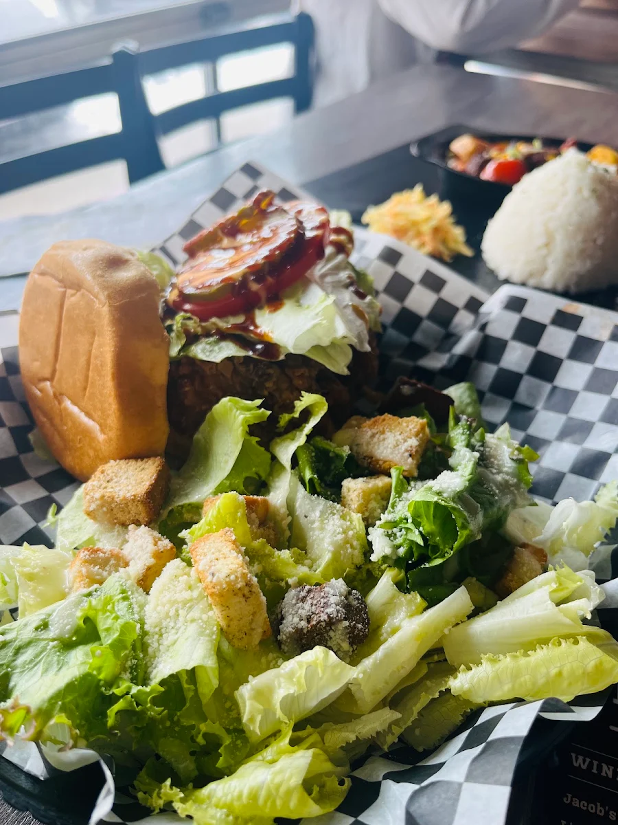 Food & drink, Limitless Bar & Grill
