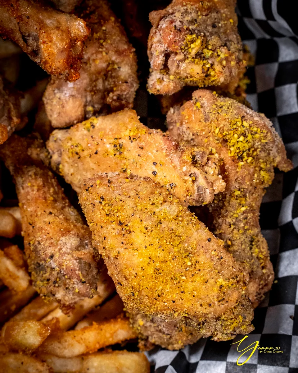 Food & drink, Limitless Bar & Grill