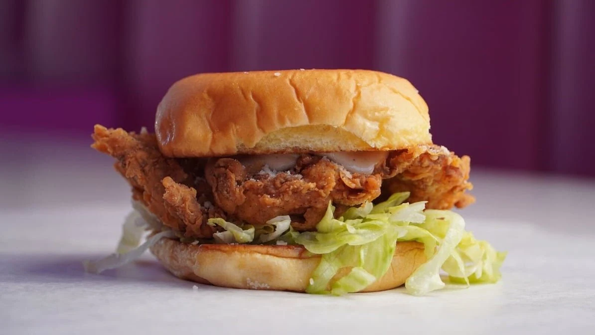 Food & drink, BUSSIN BURGER