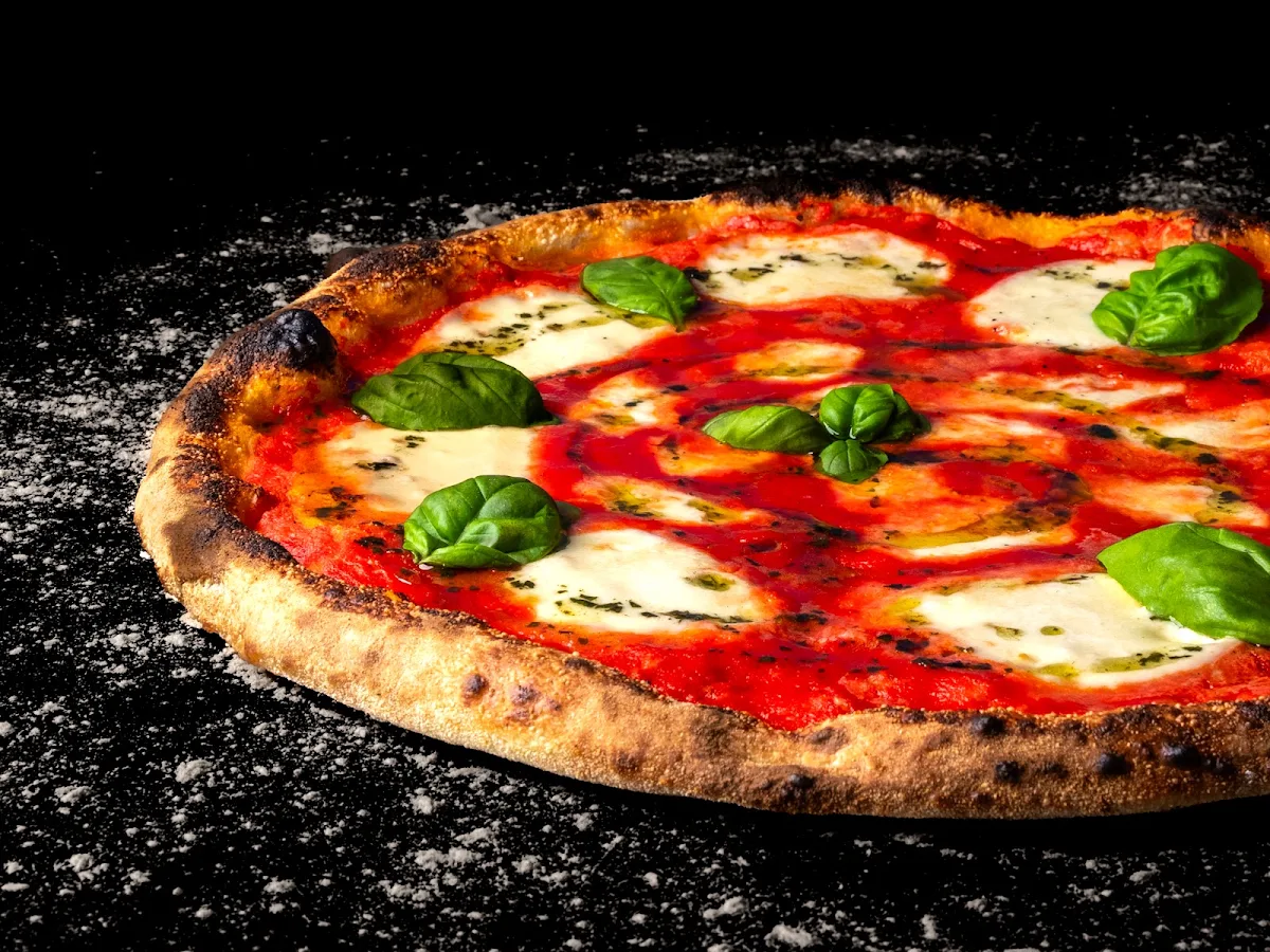 Food & drink, PIZZA PIETRA