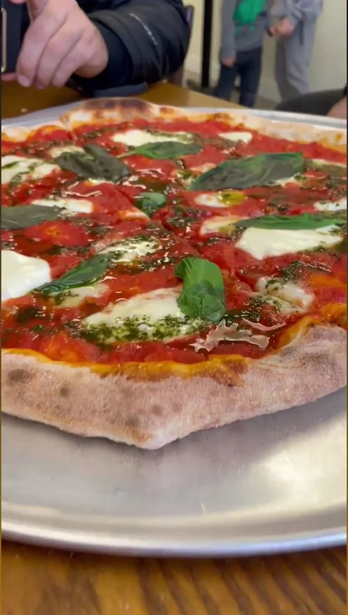 Food & drink, PIZZA PIETRA