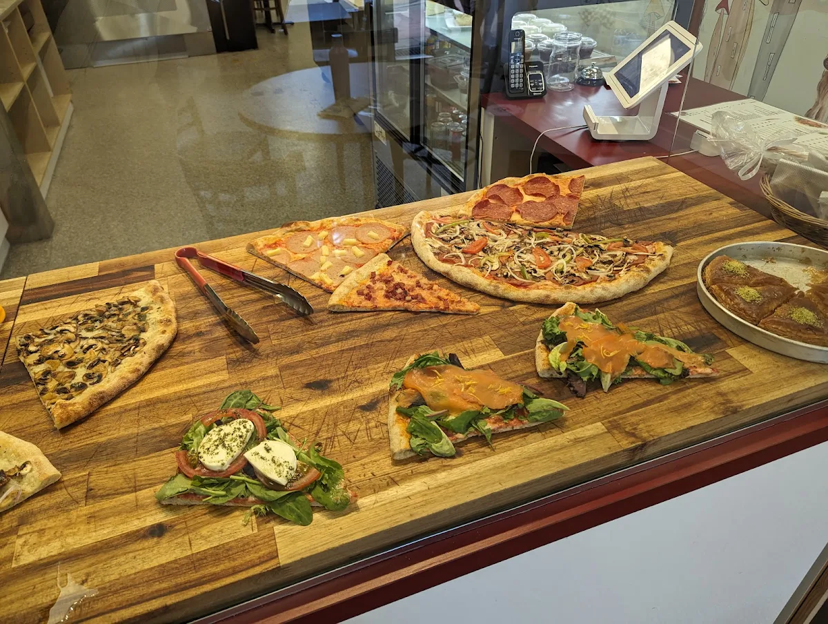 Food & drink, PIZZA PIETRA
