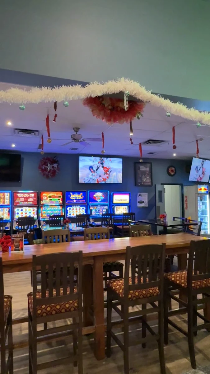 Vibe, Highway 21 Sports Bar & VLT's