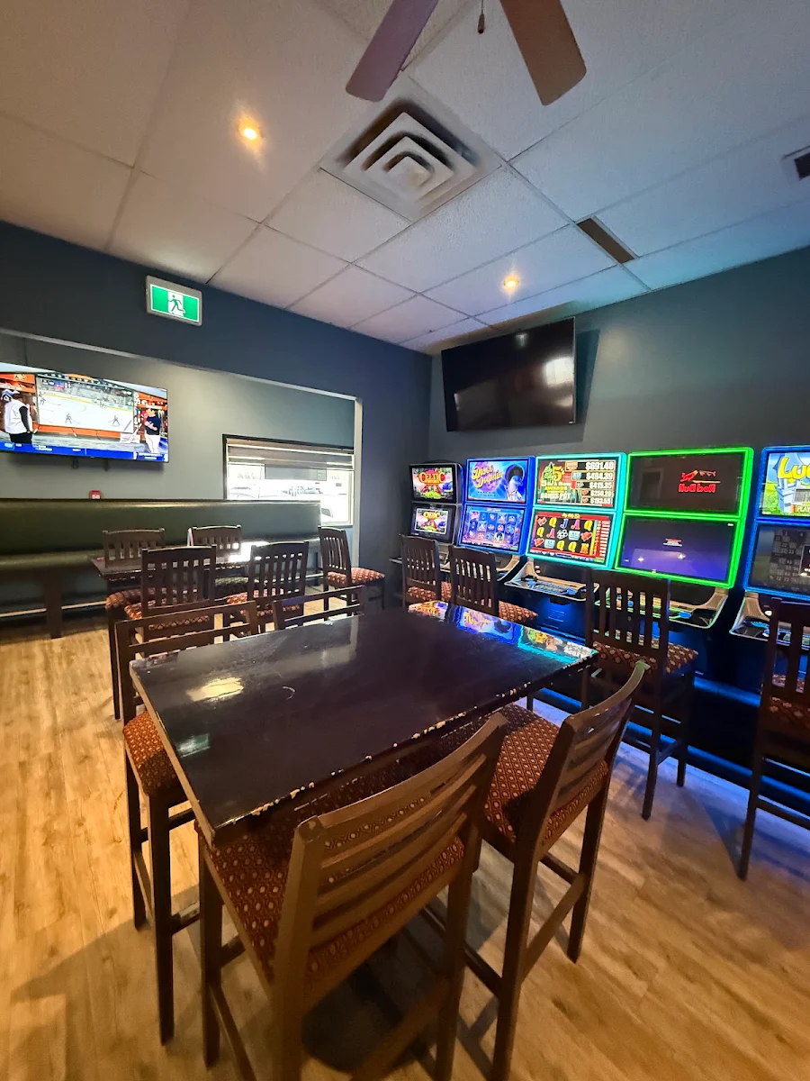 Vibe, Highway 21 Sports Bar & VLT's