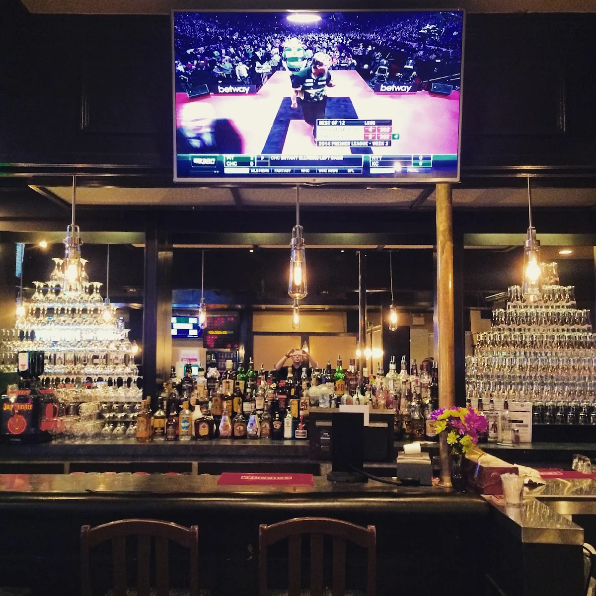 Vibe, The Office Pub & Grill