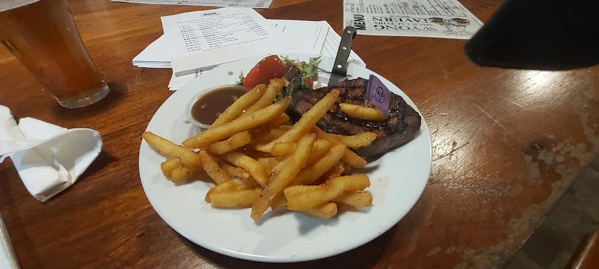 Food & drink, Doonside Hotel