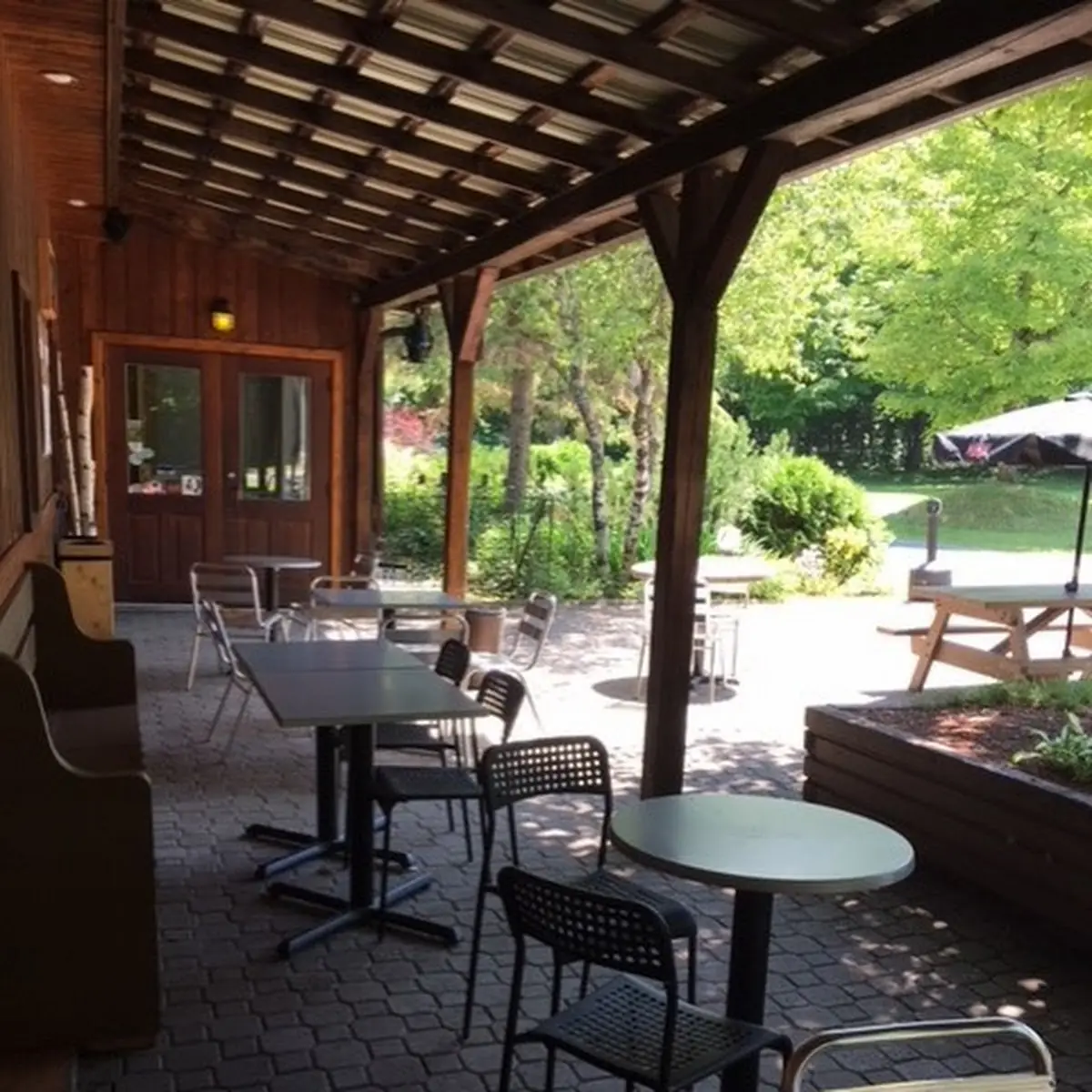 Vibe, Érabliere L'Hermine Boutique & Bistro d'la Cabane