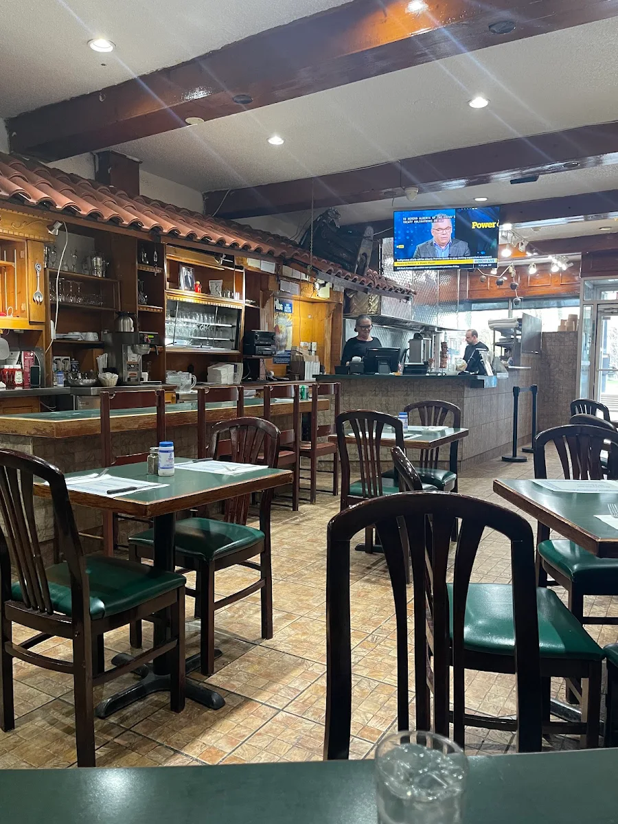 Vibe, VILLAGE GREC SOUVLAKI