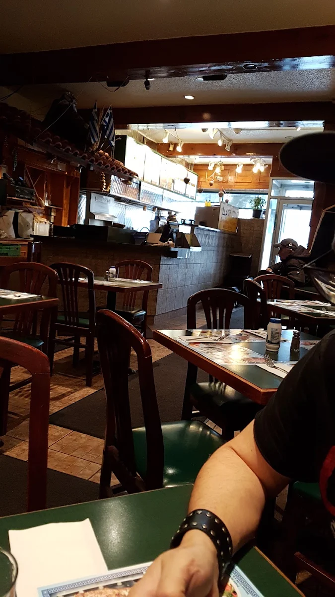 Vibe, VILLAGE GREC SOUVLAKI
