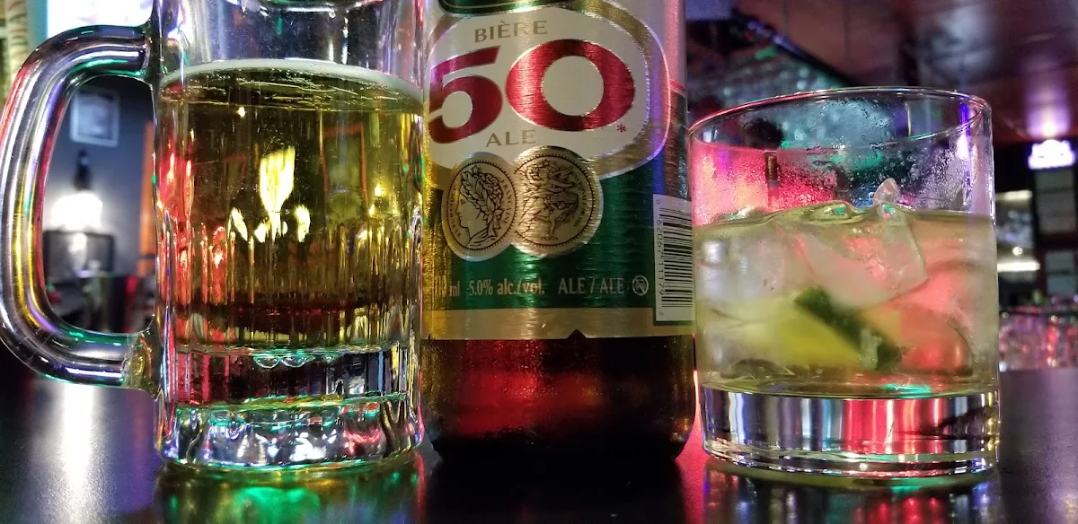 Food & drink, Pub Le Corail