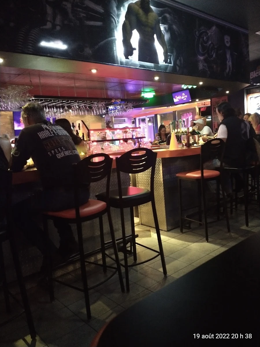 Vibe, Pub Le Corail