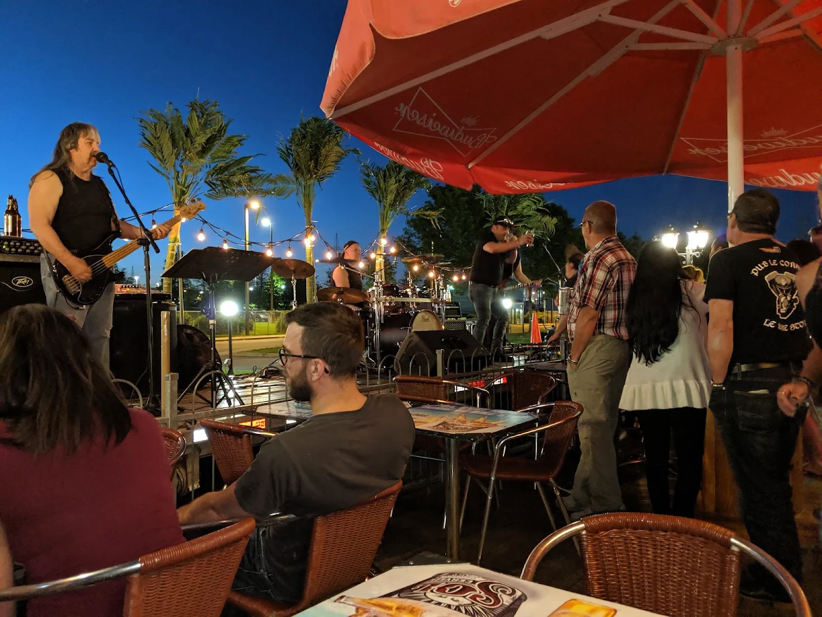 Vibe, Pub Le Corail