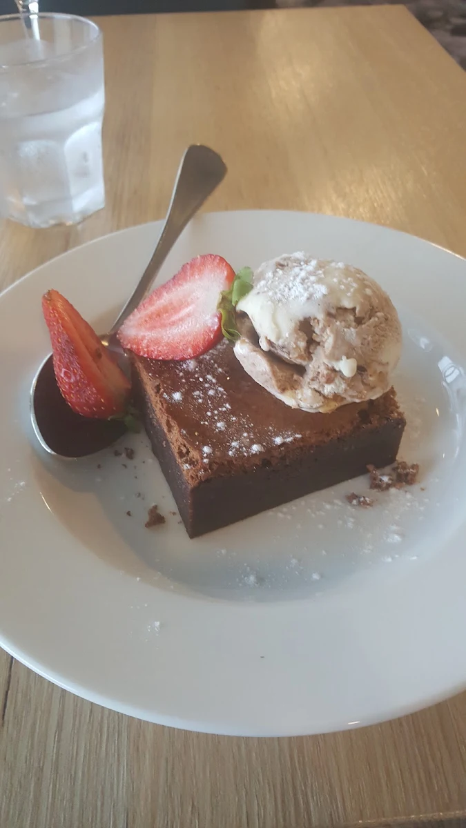 Food & drink, Popular Alm Bistro
