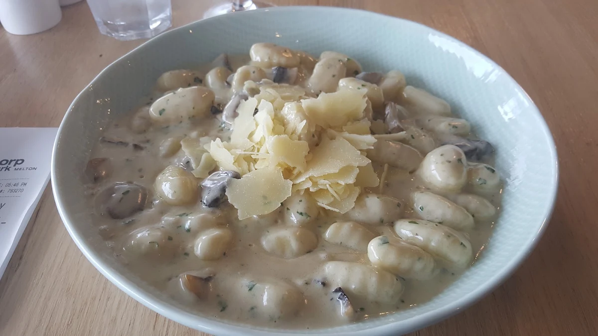 Food & drink, Popular Alm Bistro