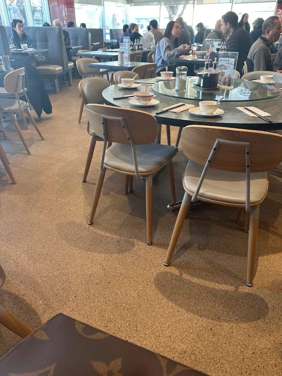 Vibe, Sun's BBQ Restaurant