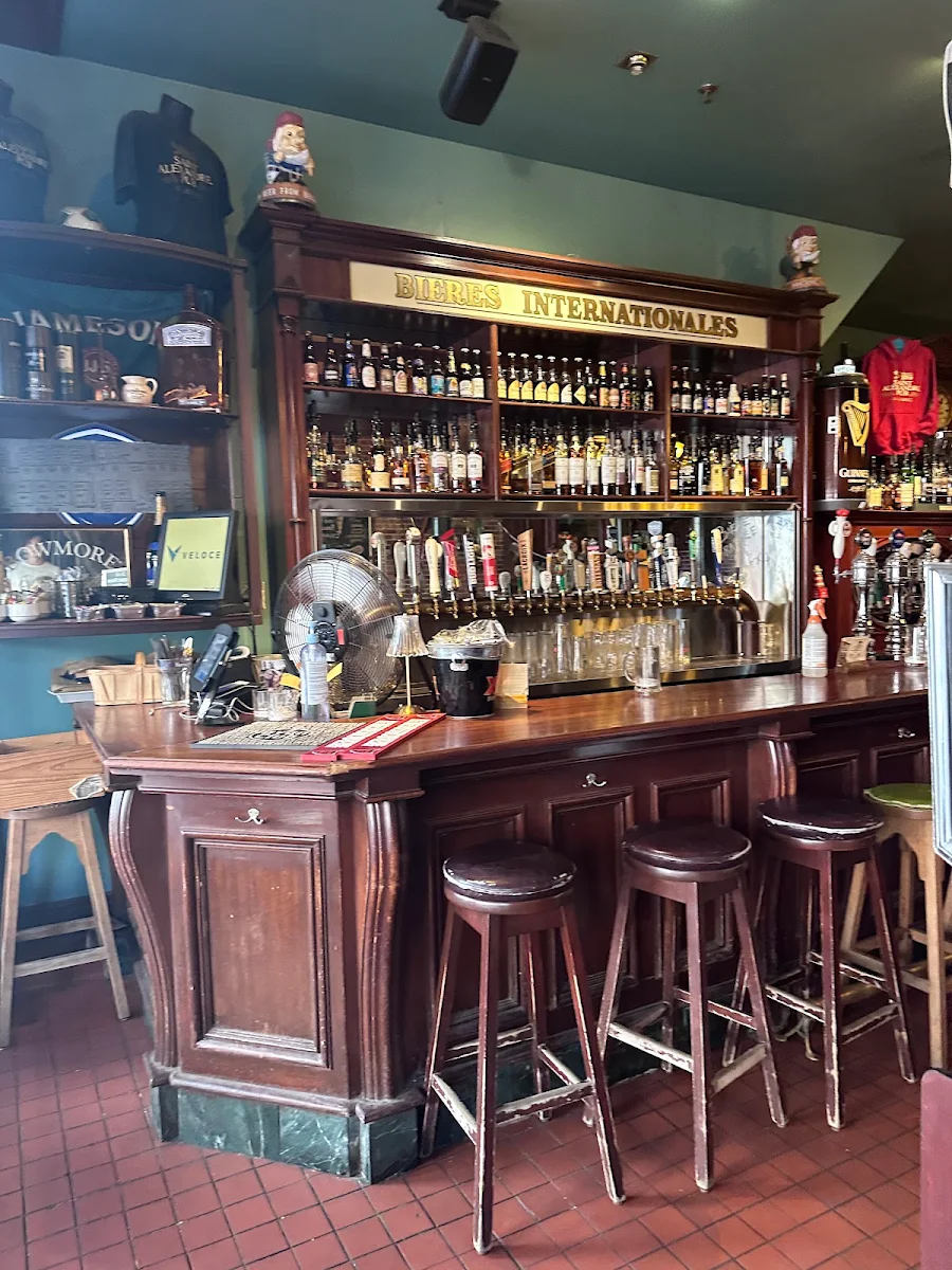 Pub St-Alexandre cover