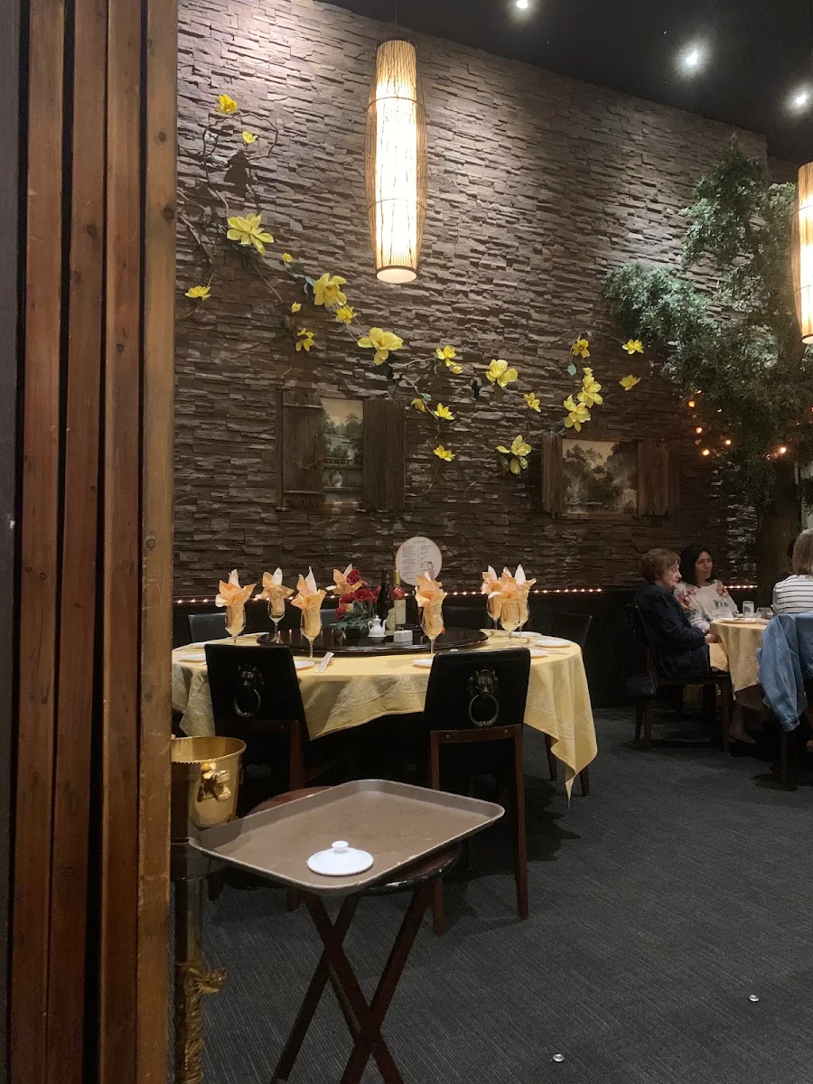 Vibe, Cynthia's Chinese Restaurant - Oakville