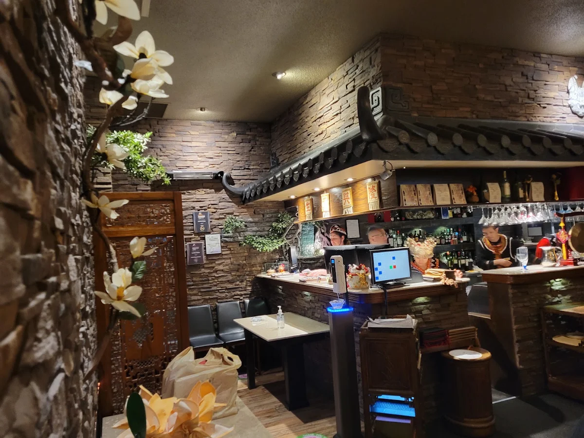 Vibe, Cynthia's Chinese Restaurant - Oakville