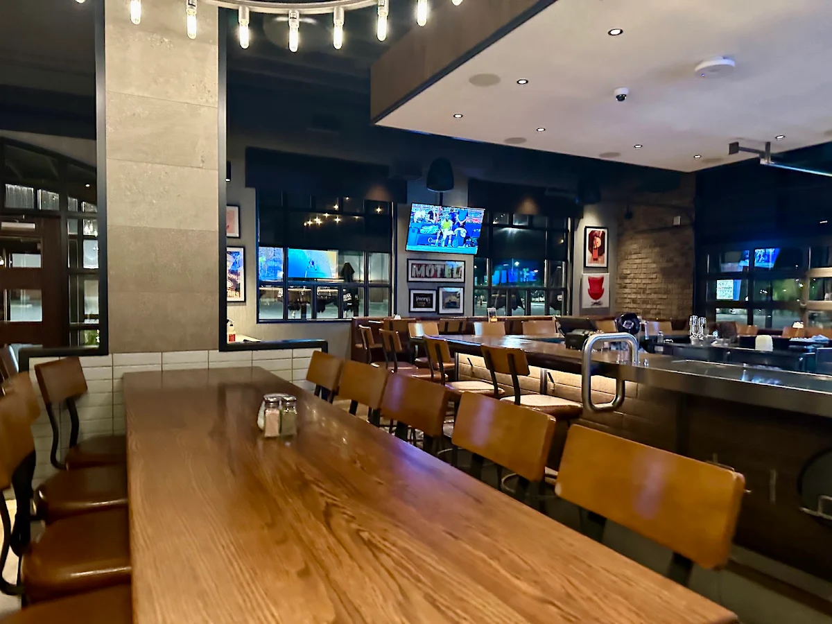 Vibe, State & Main