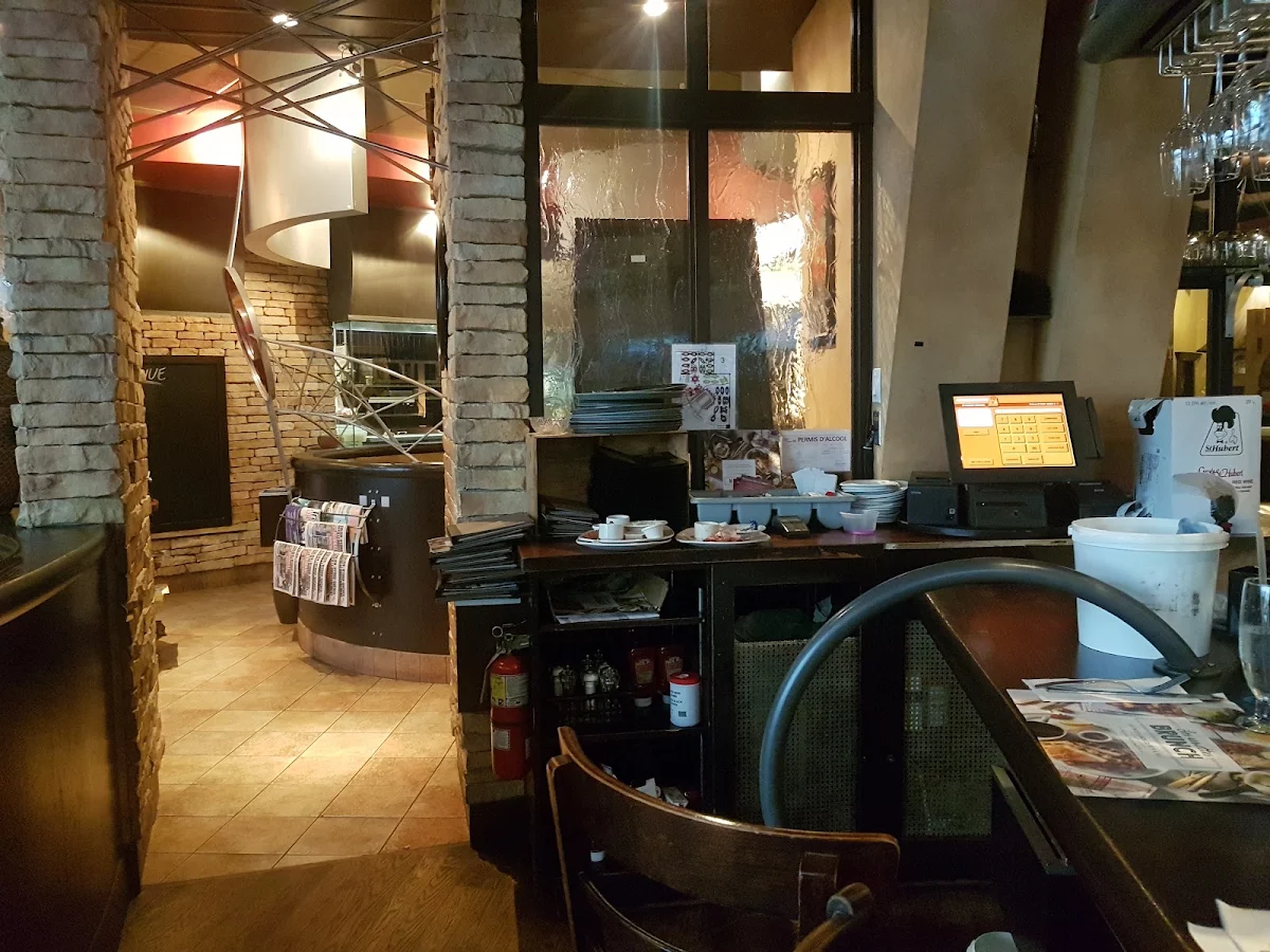 Vibe, Rôtisserie St-Hubert
