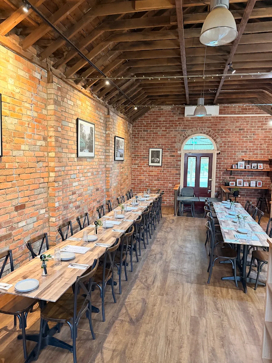 Vibe, Red Door Pizza