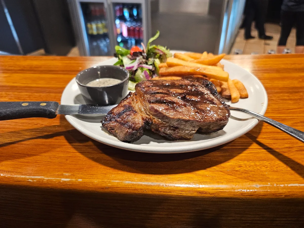 Food & drink, Windmill Motel and Events Centre