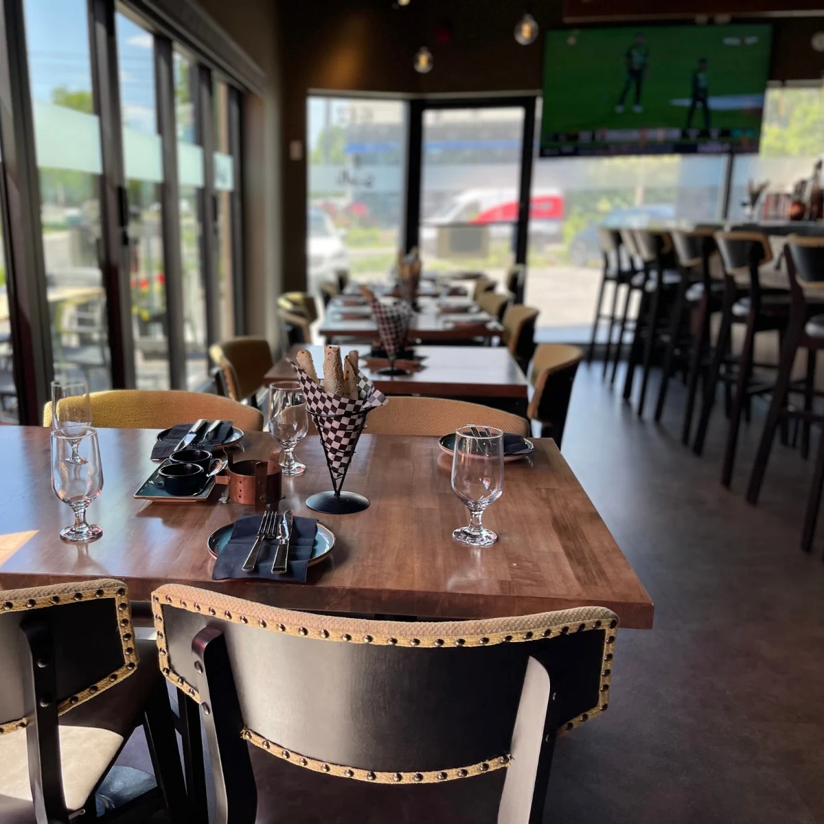 Vibe, Sahib Indian Bistro - DORVAL: Dine-In & Take-Out
