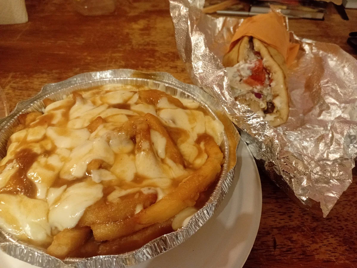 Food & drink, Pizzeria Miss Jean-Talon Souvlaki