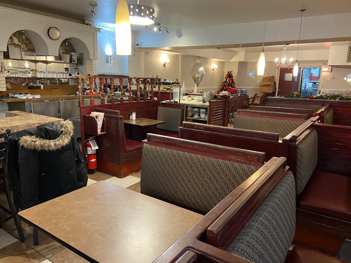 Vibe, Pizzeria Miss Jean-Talon Souvlaki