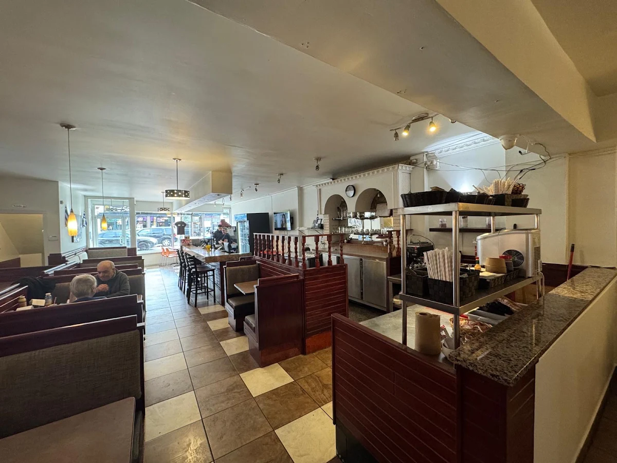 Vibe, Pizzeria Miss Jean-Talon Souvlaki