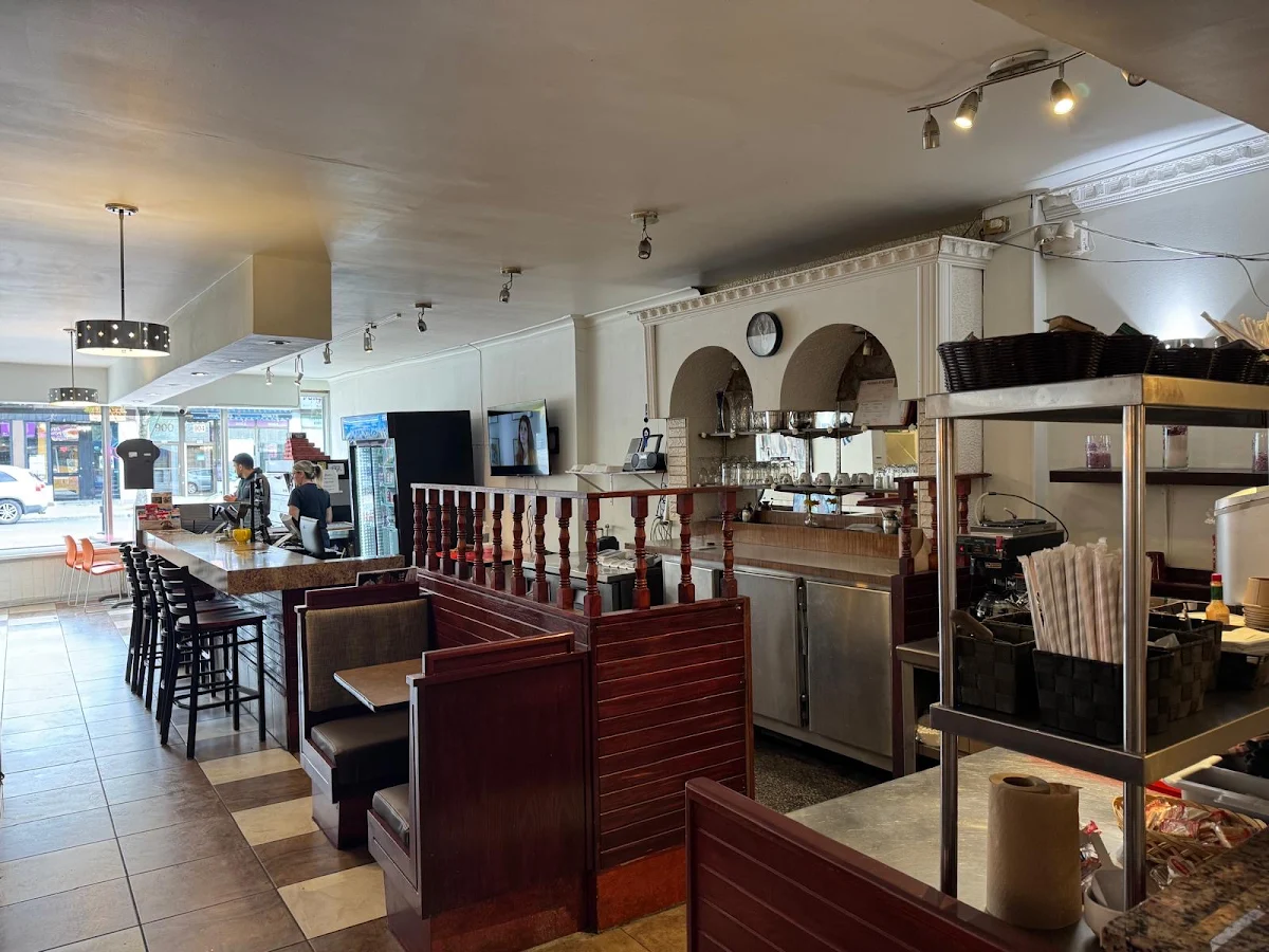 Vibe, Pizzeria Miss Jean-Talon Souvlaki