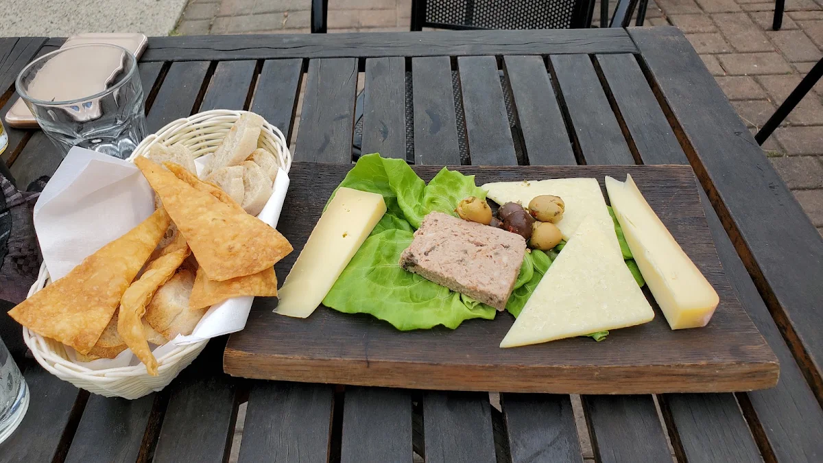 Food & drink, Microbrasserie du Lac Saint-Jean / Boutique & Bistrot