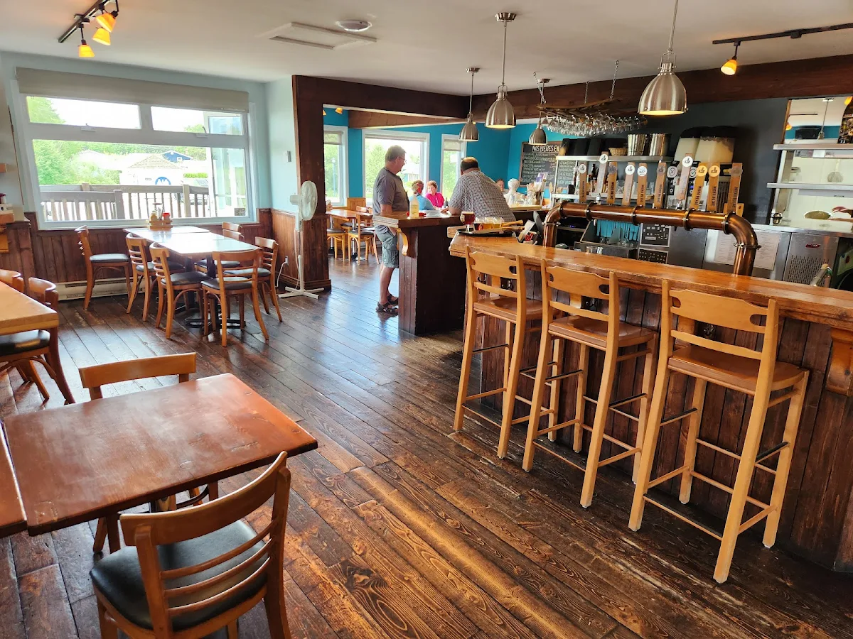 Vibe, Microbrasserie du Lac Saint-Jean / Boutique & Bistrot