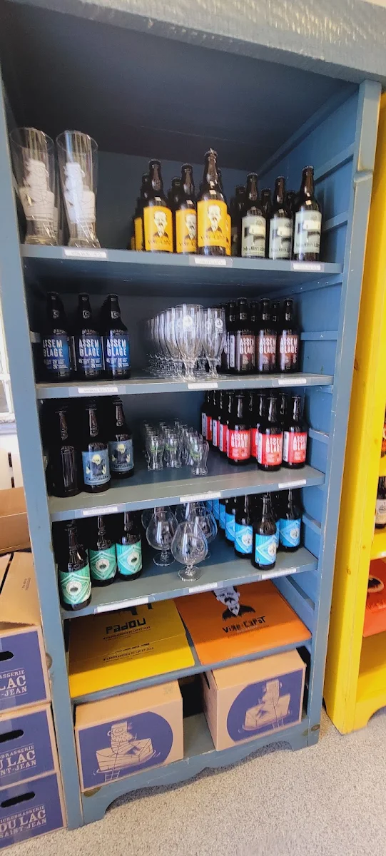 Vibe, Microbrasserie du Lac Saint-Jean / Boutique & Bistrot