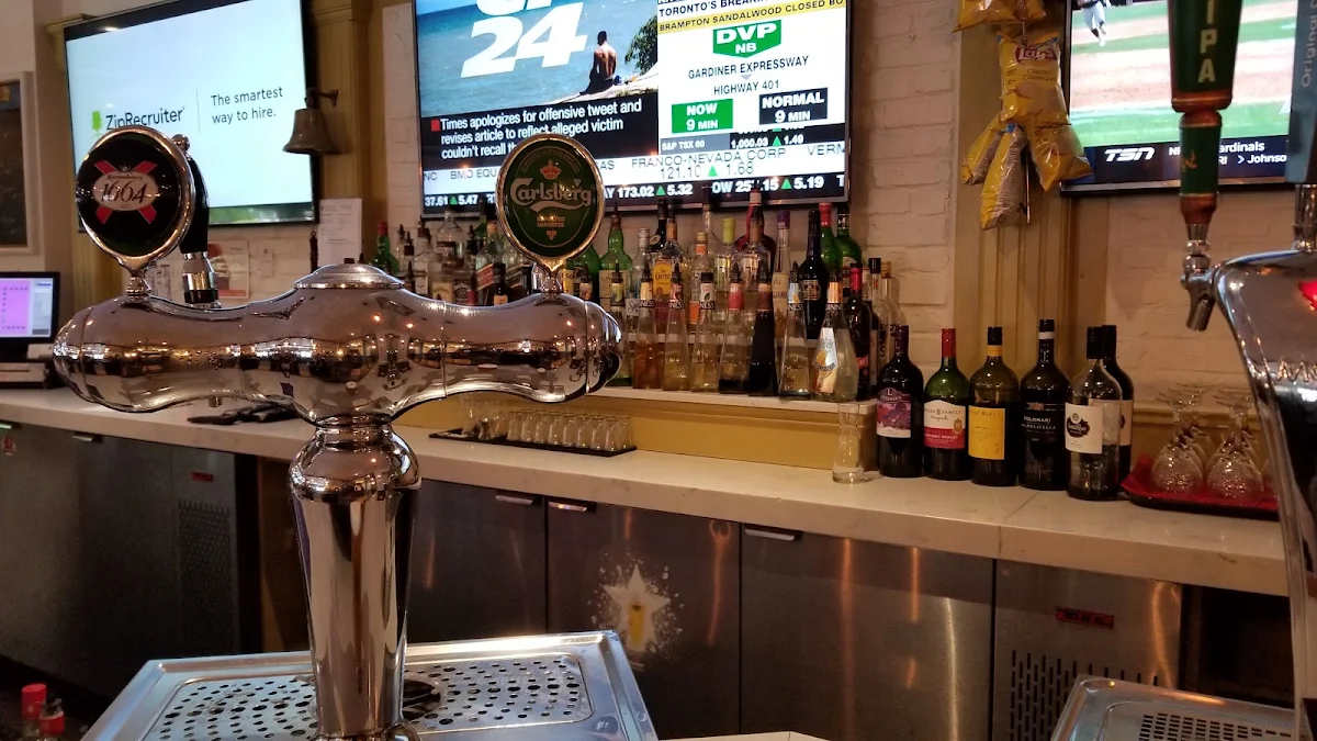 Vibe, The Royal Windsor Pub & Eatery